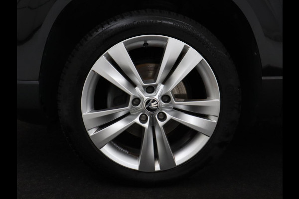 Škoda Karoq 1.5 TSI ACT Business Edition | Cruise control | Stoelverwarming | Carplay | Camera | Park assist | Sfeerverlichting | Climate control | Full LED