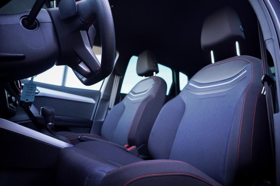 Seat Arona 1.0 EcoTSI FR Anniversary Aut / Carplay / Virtual / Stoelverwarming
