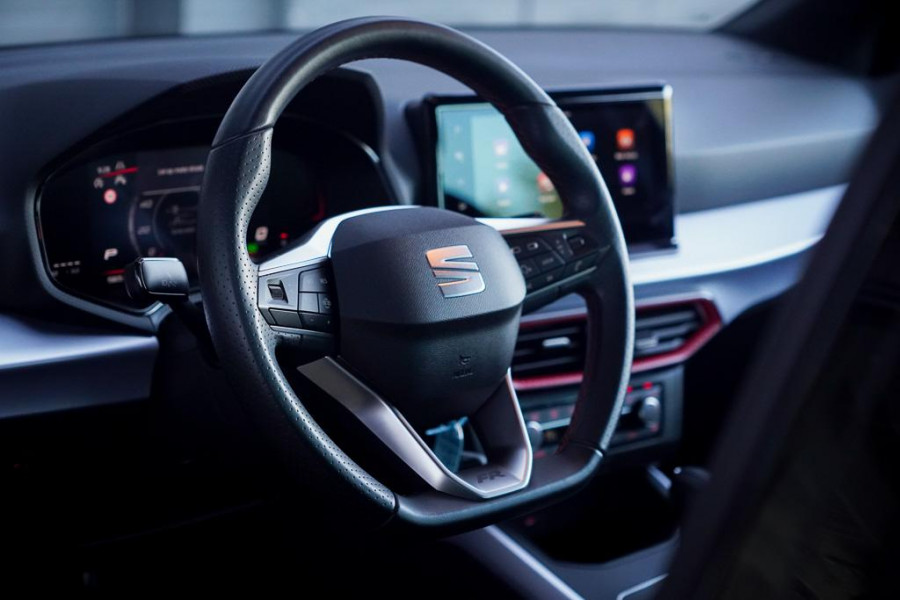 Seat Arona 1.0 EcoTSI FR Anniversary Aut / Carplay / Virtual / Stoelverwarming