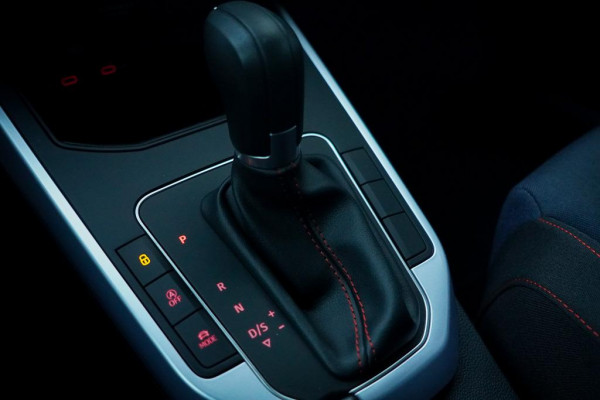 Seat Arona 1.0 EcoTSI FR Anniversary Aut / Carplay / Virtual / Stoelverwarming
