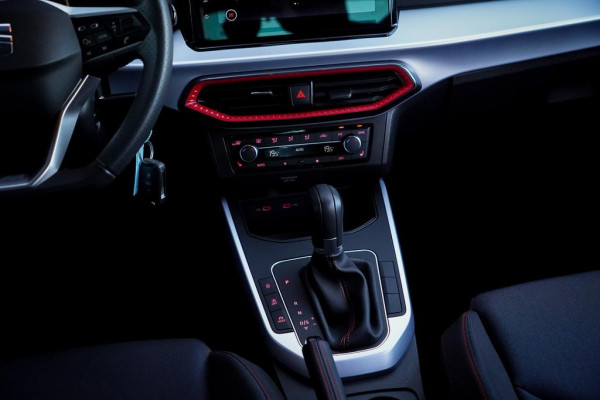 Seat Arona 1.0 EcoTSI FR Anniversary Aut / Carplay / Virtual / Stoelverwarming