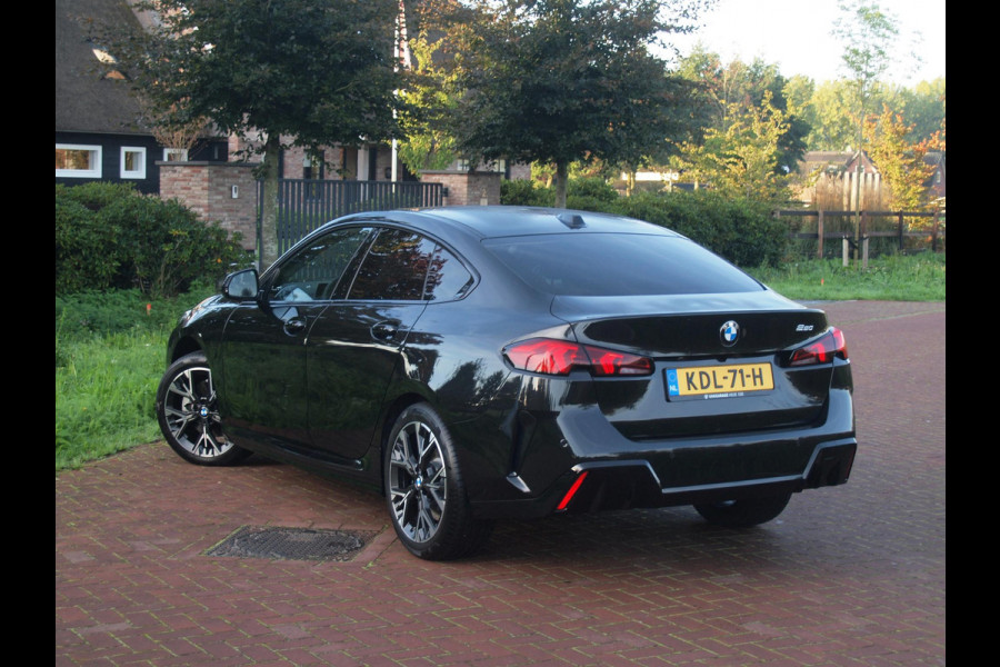 BMW 2 Serie Gran Coupé 220 M Sport Design Edition | Dealergarantie t/m 04-2029 | Camera | Sfeerverlichting | Apple Carplay | NL-Auto |