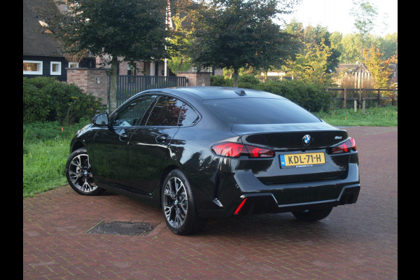 BMW 2 Serie Gran Coupé 220 M Sport Design Edition | Dealergarantie t/m 04-2029 | Camera | Sfeerverlichting | Apple Carplay | NL-Auto |