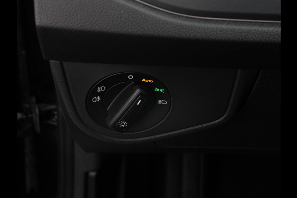Volkswagen Taigo 1.5 TSI 150pk R-Line + Automaat Navigatie Apple Carplay/Android Auto Camera Parkeer sensoren Adaptive Cruise Control Climate Control Lichtmetalen velgen 18" Verwarmde voorstoelen digitale cockpit Dab Led
