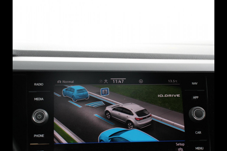 Volkswagen Taigo 1.5 TSI 150pk R-Line + Automaat Navigatie Apple Carplay/Android Auto Camera Parkeer sensoren Adaptive Cruise Control Climate Control Lichtmetalen velgen 18" Verwarmde voorstoelen digitale cockpit Dab Led