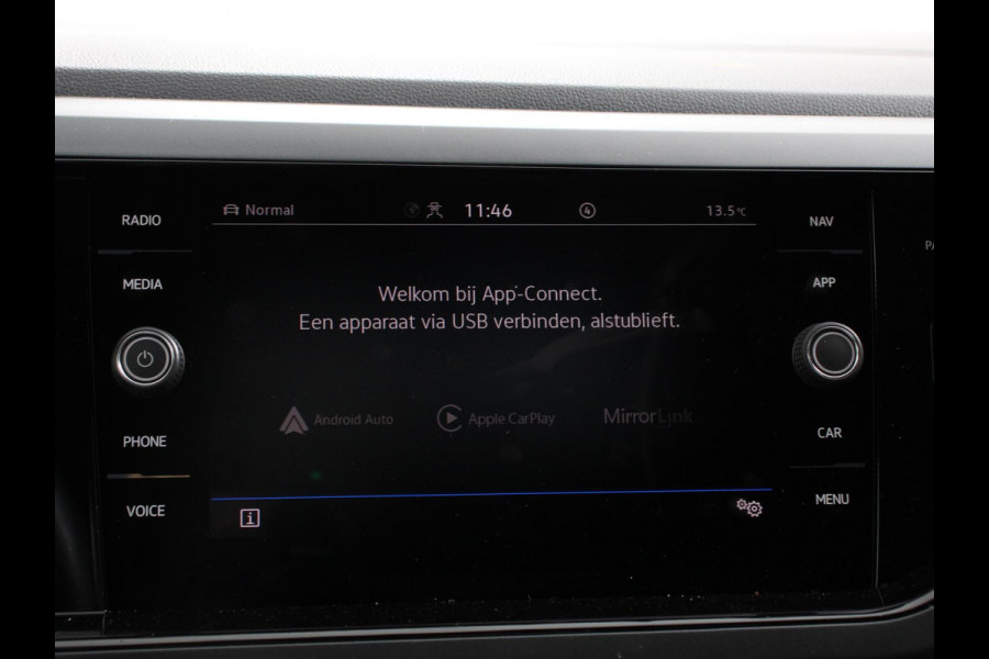 Volkswagen Taigo 1.5 TSI 150pk R-Line + Automaat Navigatie Apple Carplay/Android Auto Camera Parkeer sensoren Adaptive Cruise Control Climate Control Lichtmetalen velgen 18" Verwarmde voorstoelen digitale cockpit Dab Led