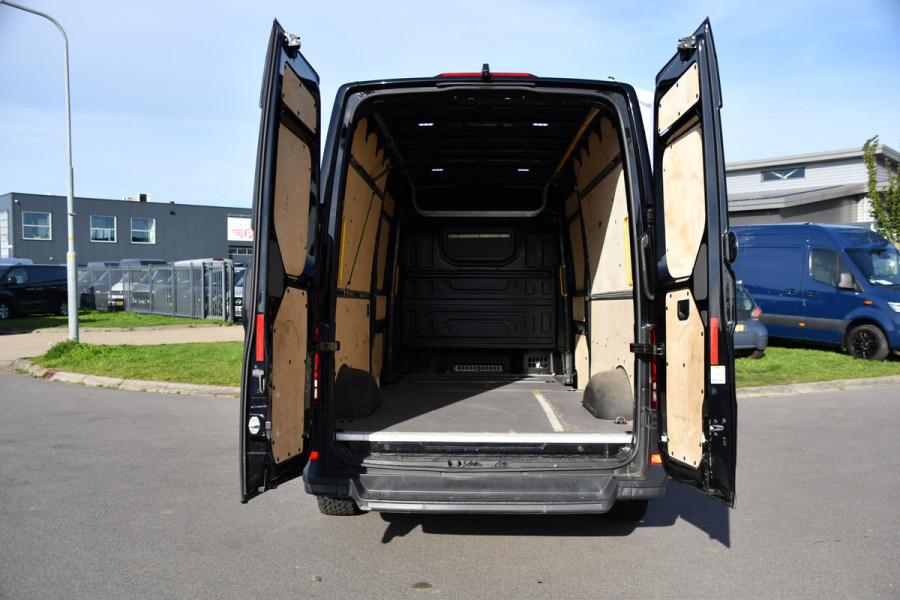 Volkswagen Crafter 35 2.0 TDI L4H3 4Motion Black Edition Full Options! Camera, Adaptieve Cruise, Carplay, 2 x Schuifdeur, LED, Automaat, Dodehoek, Uniek!