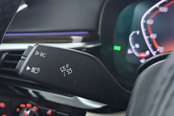 BMW 5 Serie 520i High Executive Edition (STOELVERWARMING, H/K AUDIO, ELEKTR STOELEN, SFEERVERLICHTING)