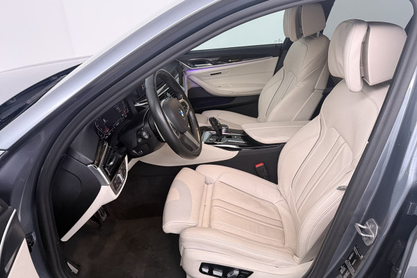 BMW 5 Serie 520i High Executive Edition (STOELVERWARMING, H/K AUDIO, ELEKTR STOELEN, SFEERVERLICHTING)