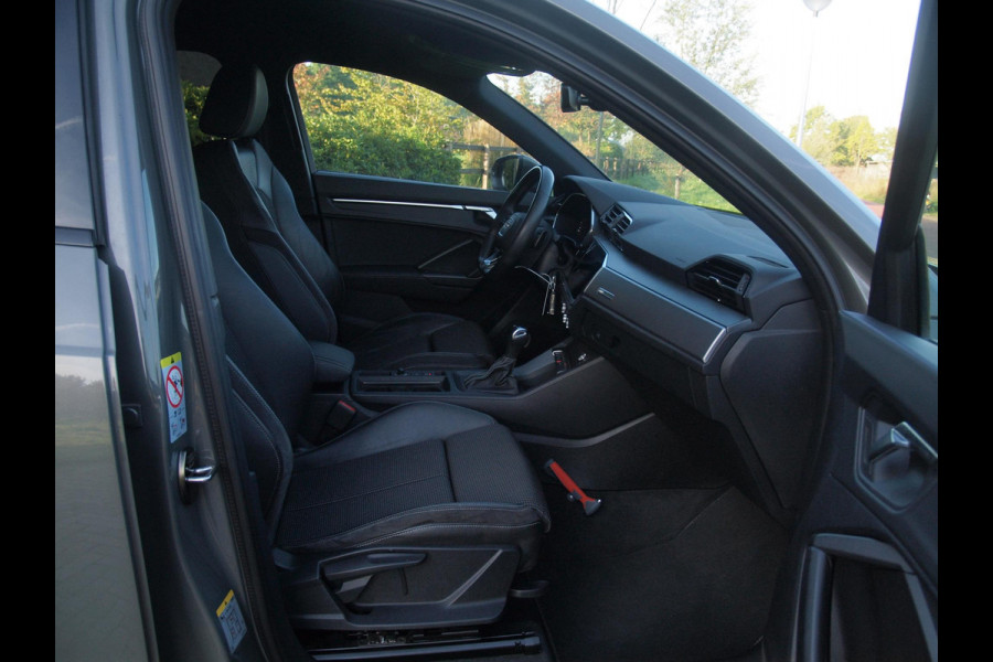 Audi Q3 45 TFSI e S edition | S-Line | Sonos Geluidinstallatie | Black Optic | ACC | NL-Auto |