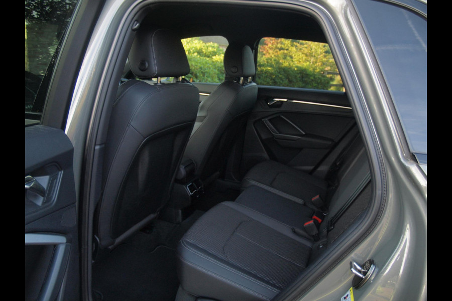 Audi Q3 45 TFSI e S edition | S-Line | Sonos Geluidinstallatie | Black Optic | ACC | NL-Auto |