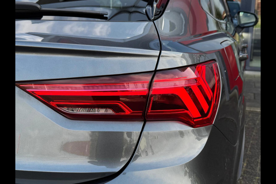 Audi Q3 Sportback 35 TFSI 3 X S-Line Uniek Vol | Panorama | Camera Parksens | Leder Red Stitch | Stoelverwarming| Keyless |Carplay