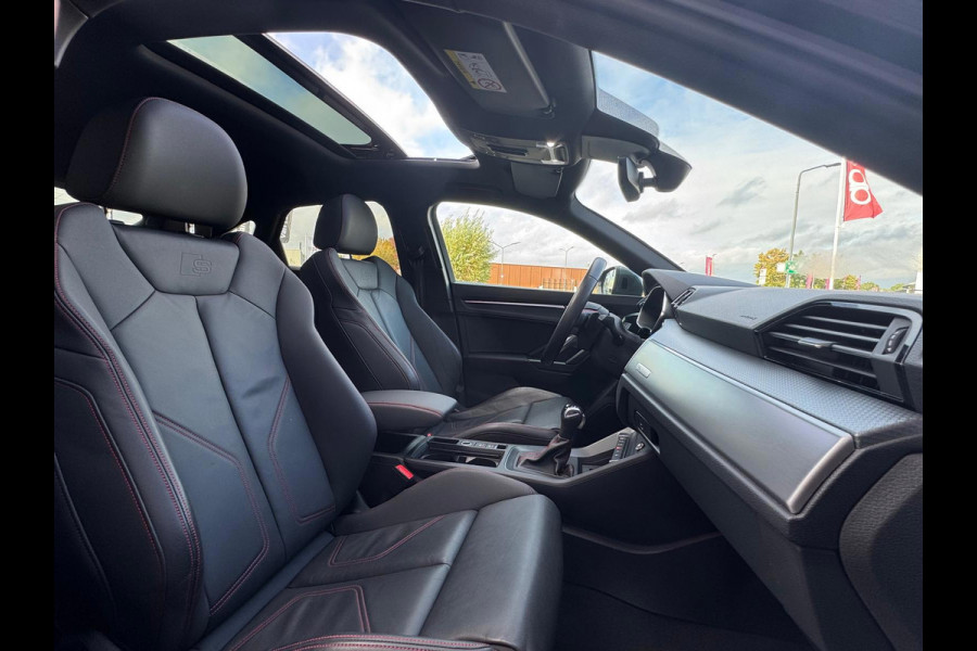 Audi Q3 Sportback 35 TFSI 3 X S-Line Uniek Vol | Panorama | Camera Parksens | Leder Red Stitch | Stoelverwarming| Keyless |Carplay