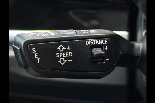 Audi Q3 Sportback 35 TFSI 3 X S-Line Uniek Vol | Panorama | Camera Parksens | Leder Red Stitch | Stoelverwarming| Keyless |Carplay