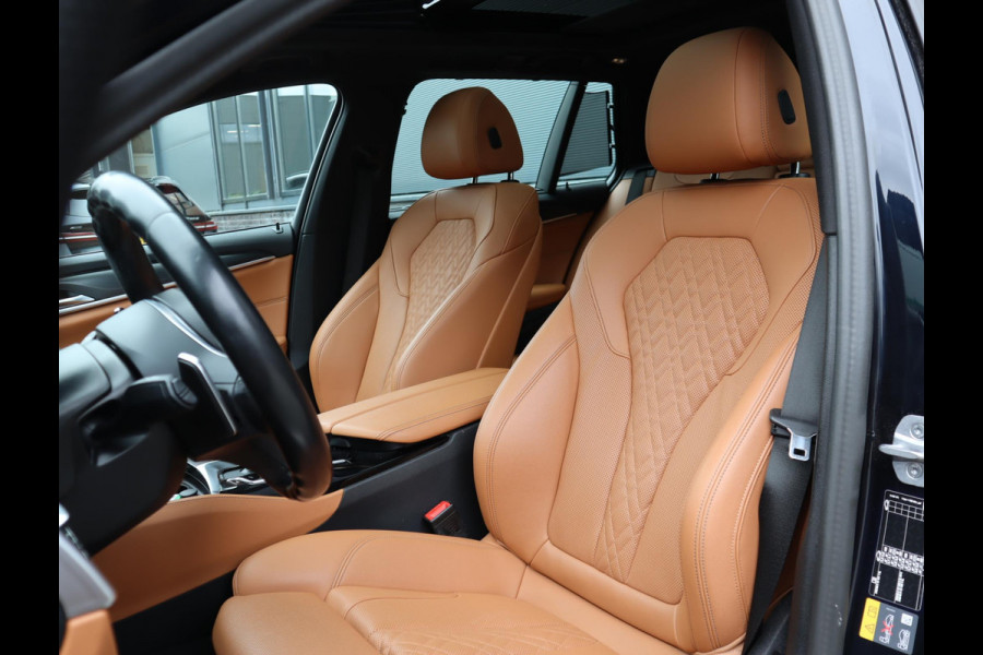 BMW 5 Serie Touring 530e M Sport | Pano | Leer | Stoelverwarming | 19 Inch