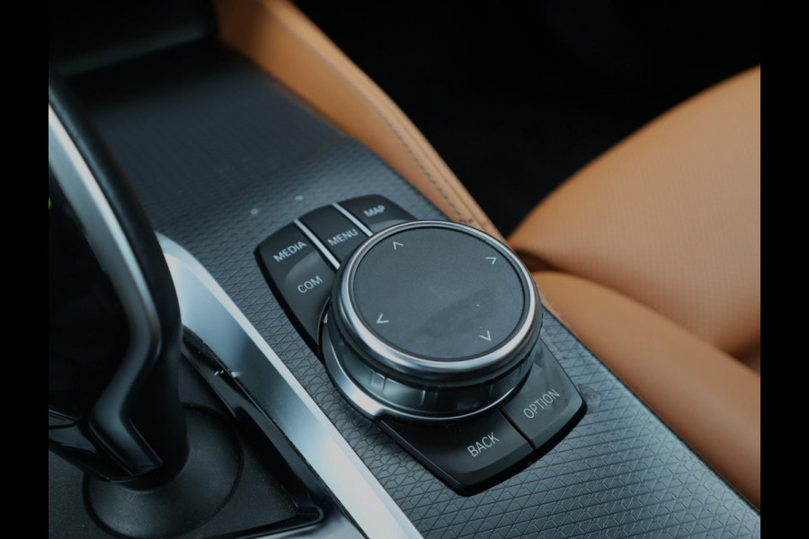BMW 5 Serie Touring 530e M Sport | Pano | Leer | Stoelverwarming | 19 Inch