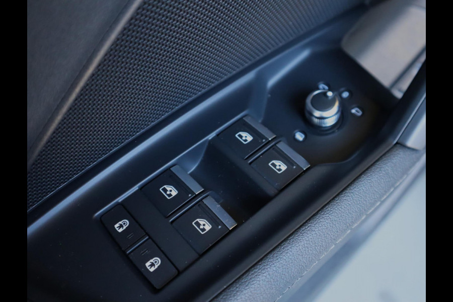 Audi A3 Sportback 45 TFSI e S edition Competition | Pano | ACC | Stoelverwarming