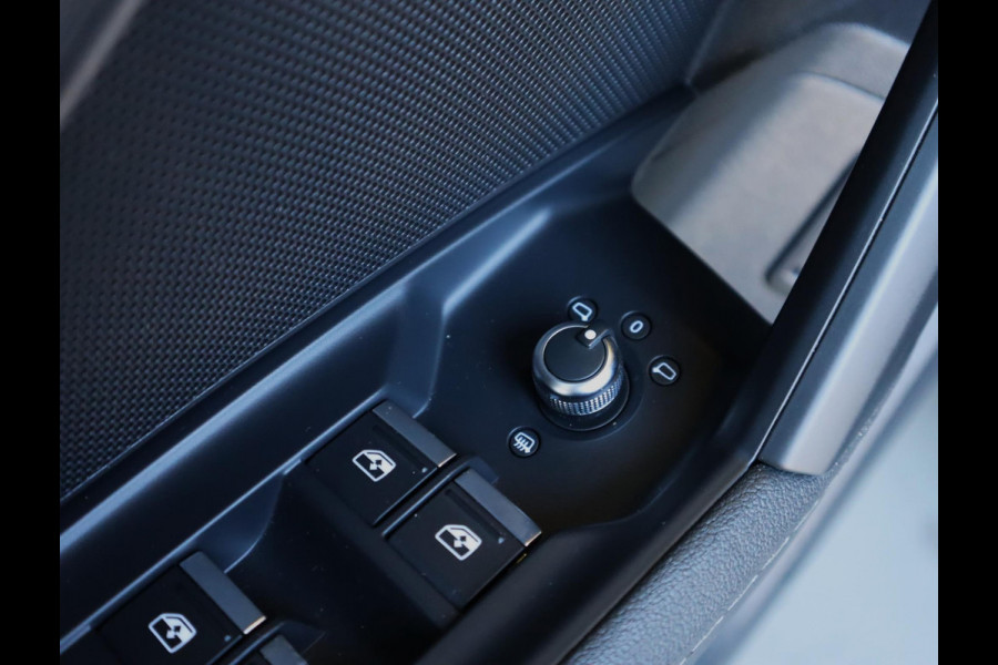 Audi A3 Sportback 45 TFSI e S edition Competition | Pano | ACC | Stoelverwarming