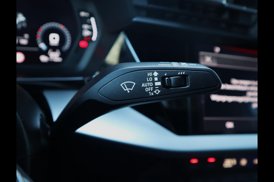 Audi A3 Sportback 45 TFSI e S edition Competition | Pano | ACC | Stoelverwarming