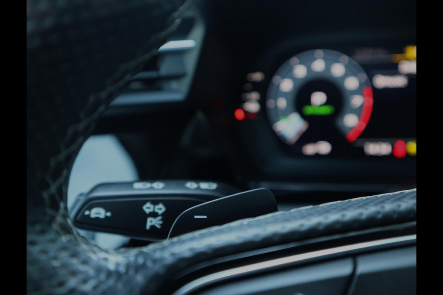 Audi A3 Sportback 45 TFSI e S edition Competition | Pano | ACC | Stoelverwarming
