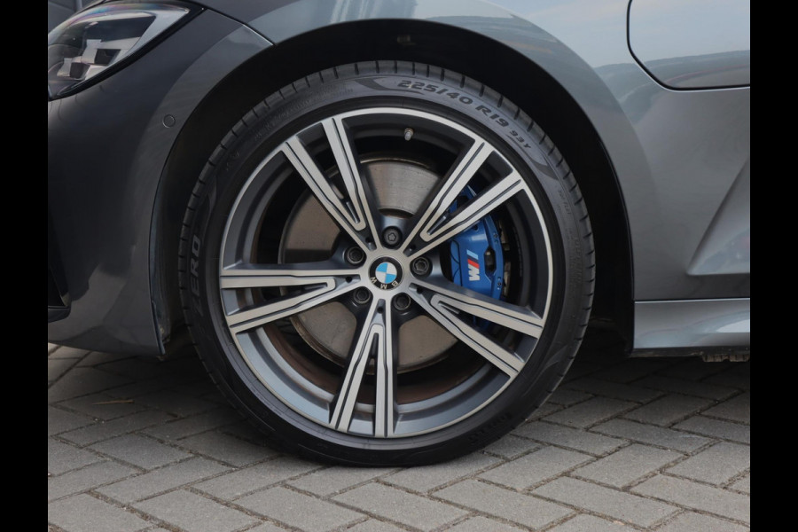 BMW 3 Serie Touring 330e xDrive M Sport High Executive | Pano | Trekhaak | ACC | Leer | 19 Inch