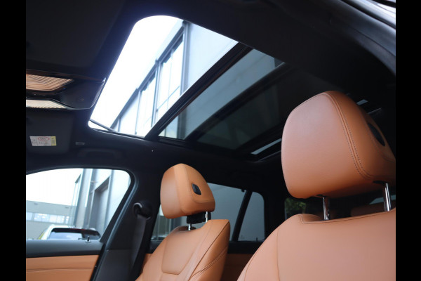 BMW 3 Serie Touring 330e xDrive M Sport High Executive | Pano | Trekhaak | ACC | Leer | 19 Inch