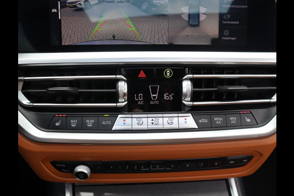 BMW 3 Serie Touring 330e xDrive M Sport High Executive | Pano | Trekhaak | ACC | Leer | 19 Inch