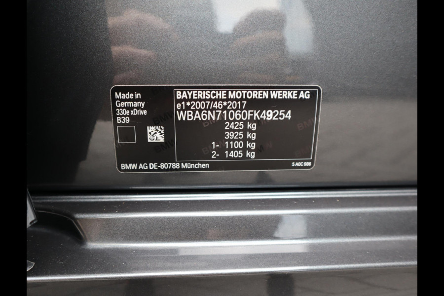 BMW 3 Serie Touring 330e xDrive M Sport High Executive | Pano | Trekhaak | ACC | Leer | 19 Inch