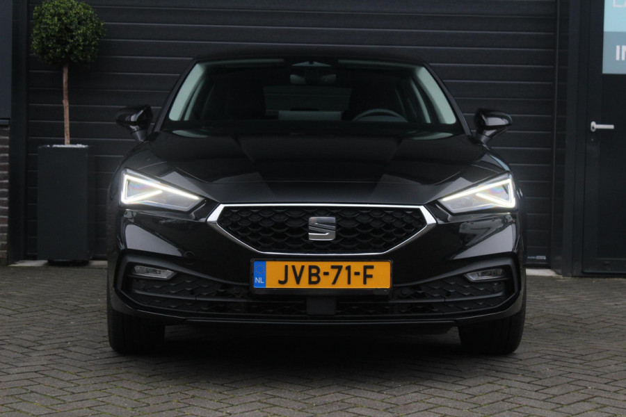 Seat Leon 1.5 eTSI Style Business Intense Automaat | Stoel en Stuur verwarming | Camera | LED