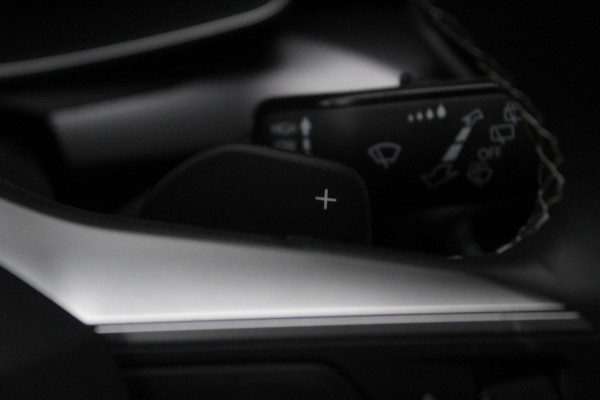Seat Leon 1.5 eTSI Style Business Intense Automaat | Stoel en Stuur verwarming | Camera | LED