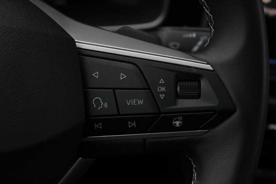 Seat Leon 1.5 eTSI Style Business Intense Automaat | Stoel en Stuur verwarming | Camera | LED