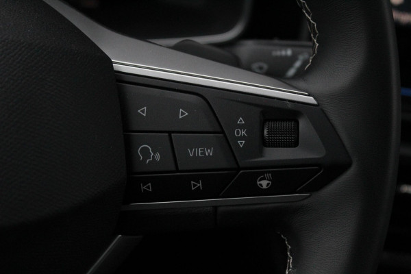 Seat Leon 1.5 eTSI Style Business Intense Automaat | Stoel en Stuur verwarming | Camera | LED