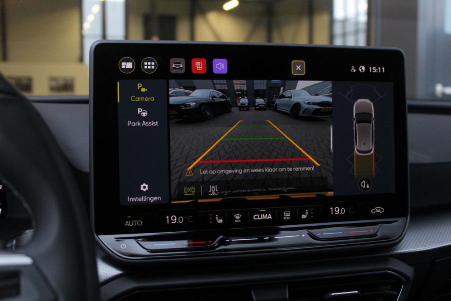 Seat Leon 1.5 eTSI Style Business Intense Automaat | Stoel en Stuur verwarming | Camera | LED