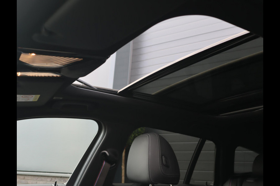 BMW 3 Serie Touring 330i xDrive | Pano | HUD  | 360 Camera | Trekhaak