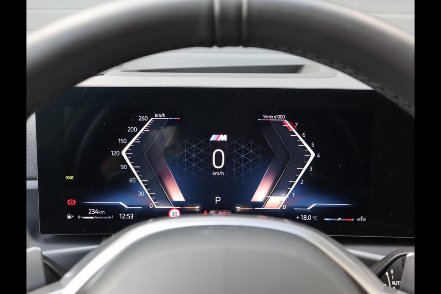 BMW 3 Serie Touring 330i xDrive | Pano | HUD  | 360 Camera | Trekhaak
