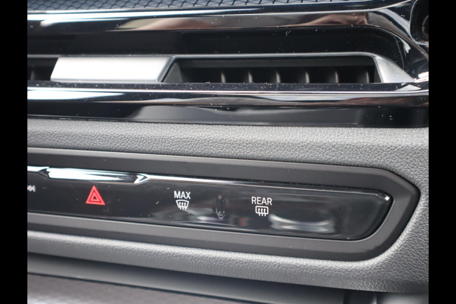 BMW 3 Serie Touring 330i xDrive | Pano | HUD  | 360 Camera | Trekhaak
