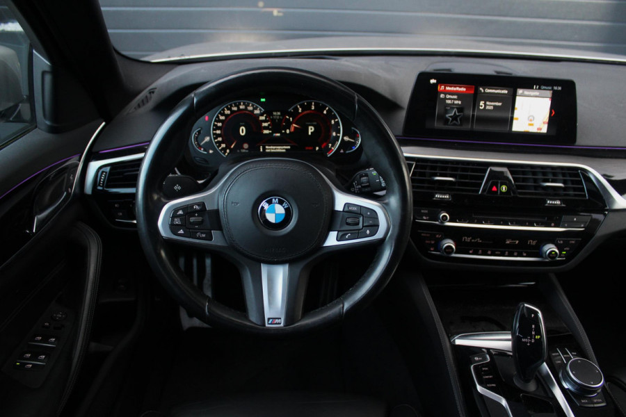 BMW 5 Serie Touring 540i xDrive M-Sport High Executive | Panorama Dak | Comfort Stoelen | Trekhaak | HUD