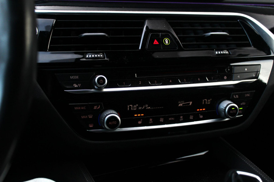 BMW 5 Serie Touring 540i xDrive M-Sport High Executive | Panorama Dak | Comfort Stoelen | Trekhaak | HUD