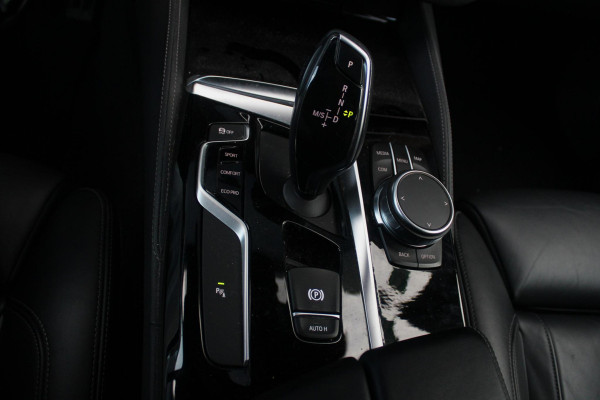 BMW 5 Serie Touring 540i xDrive M-Sport High Executive | Panorama Dak | Comfort Stoelen | Trekhaak | HUD