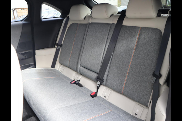 Mazda MX-30 e-SkyActiv 145 First Edition 36 kWh | SOH 94% | Voorstoelen verwarmd | HUD | Camera | Memory Seats
