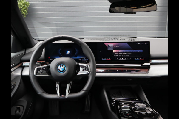 BMW 5 Serie Touring 530e xDrive M Sport | Pano | Memory | Lazer | HUD | H+K | Bomvol