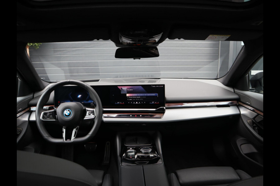 BMW 5 Serie Touring 530e xDrive M Sport | Pano | Memory | Lazer | HUD | H+K | Bomvol
