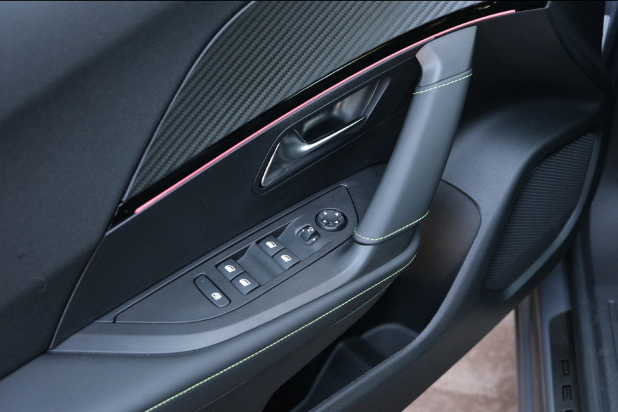 Peugeot 2008 1.2 PureTech GT |6.421km UNIEK| Half Leder/Navigatie/Camera/Apple Carplay