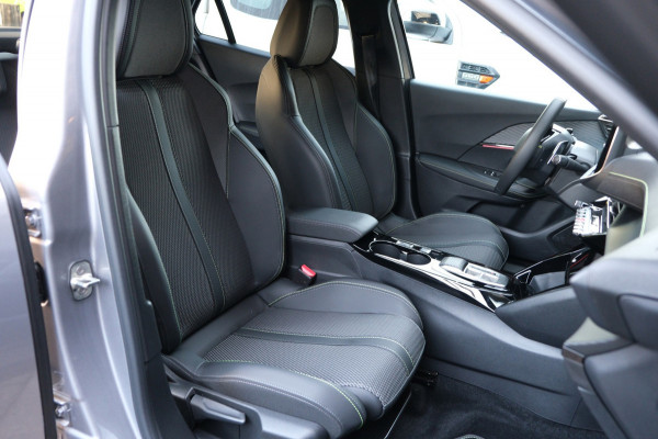 Peugeot 2008 1.2 PureTech GT |6.421km UNIEK| Half Leder/Navigatie/Camera/Apple Carplay