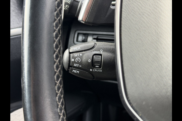 Peugeot 3008 BWJ 2019 | 1.6T 181PK Allure AUTOMAAT | TREKHAAK | CLIMA | NAVI | STOELVERW | PDC 2X | CARPLAY | PRIVACY GLASS |