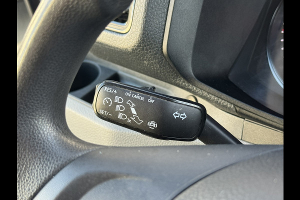 Volkswagen Crafter 35 2.0 TDI L3 DC Trendline Trekhaak 2800kg Trekgewicht Airco Cruise Carplay laadbak 2.700X 2.030