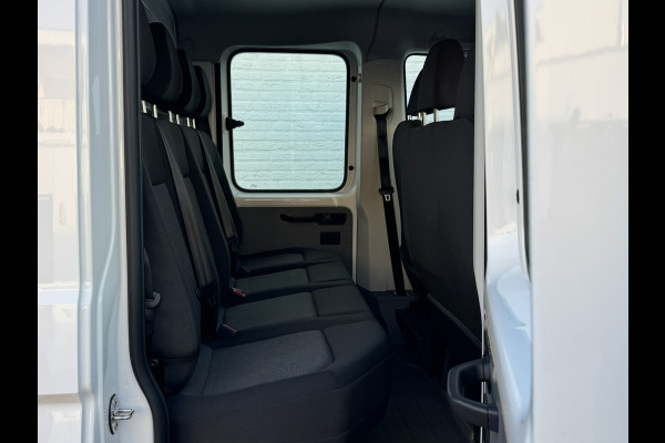 Volkswagen Crafter 35 2.0 TDI L3 DC Trendline Trekhaak 2800kg Trekgewicht Airco Cruise Carplay laadbak 2.700X 2.030