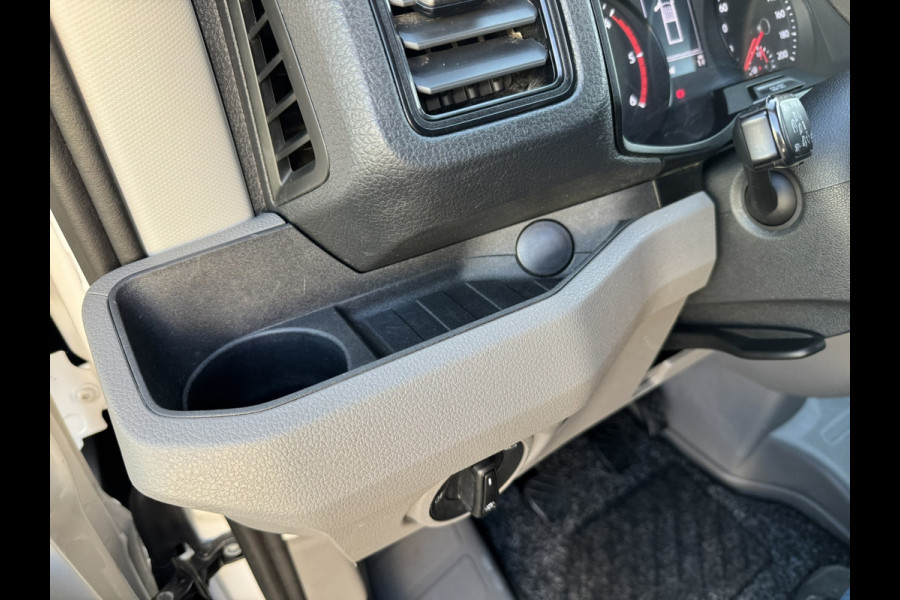 Volkswagen Crafter 35 2.0 TDI L3 DC Trendline Trekhaak 2800kg Trekgewicht Airco Cruise Carplay laadbak 2.700X 2.030