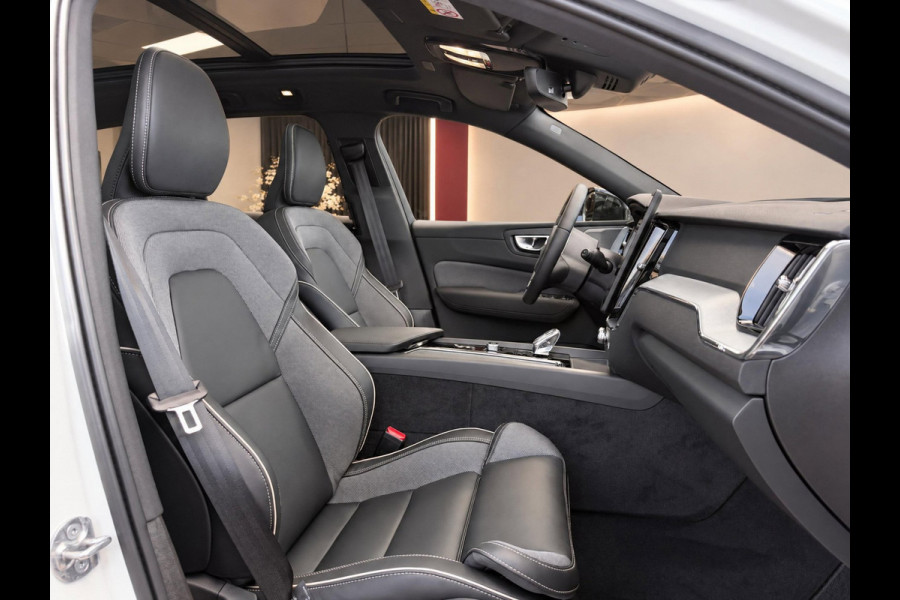 Volvo XC60 2.0 T8 Plug-in hybrid 455PK AWD Plus Black Ed. | Pano | H/K Sound | Premium Pack | Nieuw | BTW