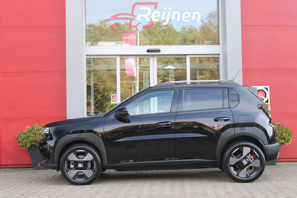 Fiat Grande Panda LA PRIMA 11 kW 44 kWh | WINTER PACK: (VERWARMBARE VOORSTOELEN, VERWARMBAAR STUURWIEL, VERWARMBARE VOORRUIT) | 17" LICHTMETALEN VELGEN "GLOSSY BLACK" | ELEKTRISCH INKLAPBARE BUITENSPIEGELS | MIDDENARMSTEUN VOOR | NAVIGATIE | DRAADLOZE TELEFOONLADER | ACHTERUITRIJ CAMERA MET DYNAMISCHE HULPLIJNEN | REGENSENSOR | CLIMATE CONTROL | DAB+ RADIO | DRAADLOZE APPLE CARPLAY/ANDROID AUTO | GETINTE ACHTERRUITEN | PARKEERSENSOREN VOOR EN ACHTER | CINEMA BLACK |